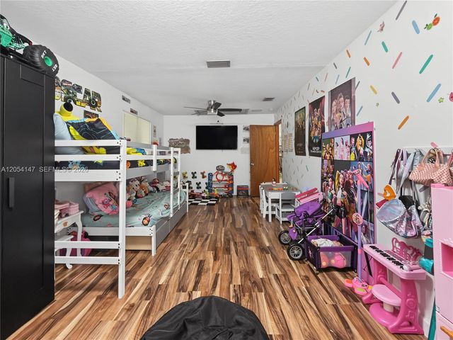 225 NW 21st St, Homestead, FL 33030