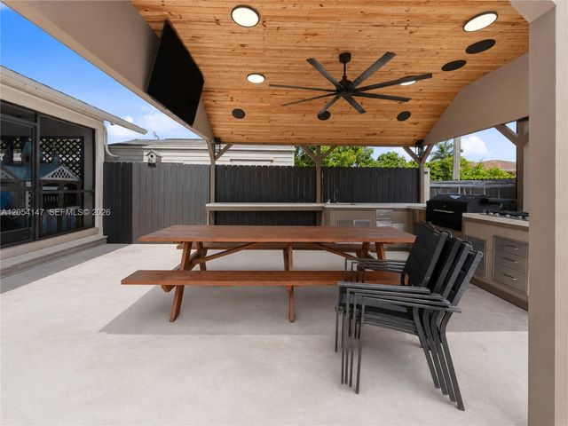 225 NW 21st St, Homestead, FL 33030
