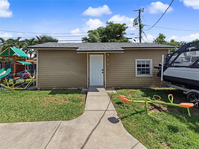 225 NW 21st St, Homestead, FL 33030