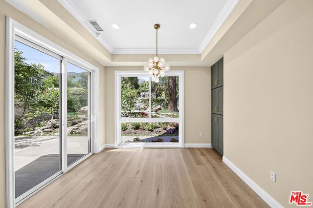 4897 Rosemont Avenue, La Crescenta, CA 91214