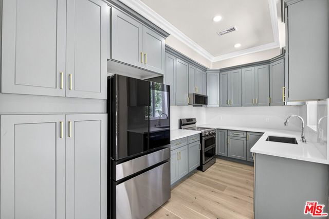 4897 Rosemont Avenue, La Crescenta, CA 91214