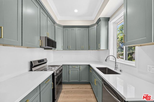 4897 Rosemont Avenue, La Crescenta, CA 91214