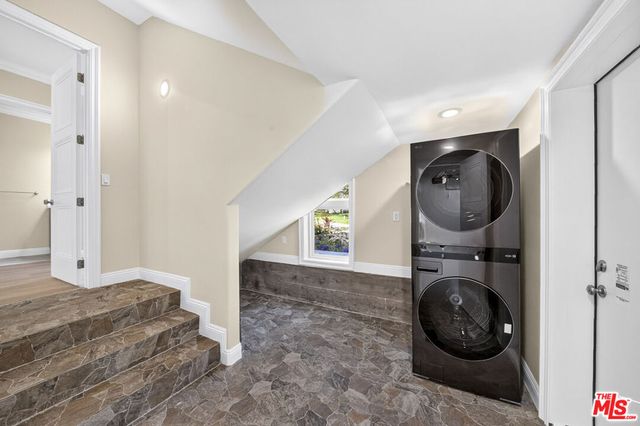 4897 Rosemont Avenue, La Crescenta, CA 91214
