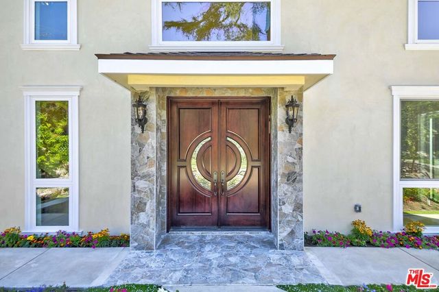 4897 Rosemont Avenue, La Crescenta, CA 91214