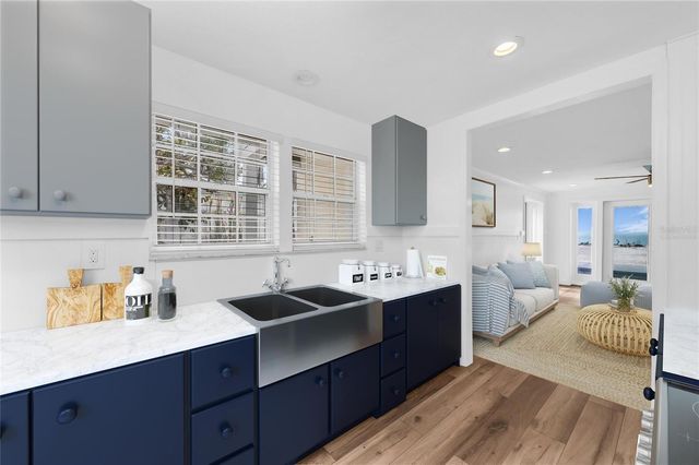 3007 AVENUE F, Holmes Beach, FL 34217