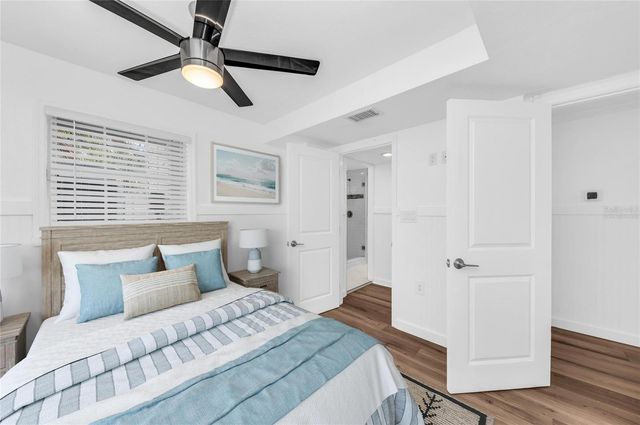 3007 AVENUE F, Holmes Beach, FL 34217