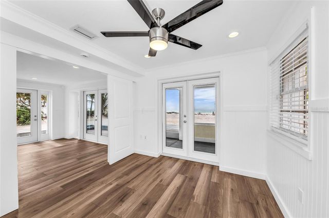 3007 AVENUE F, Holmes Beach, FL 34217