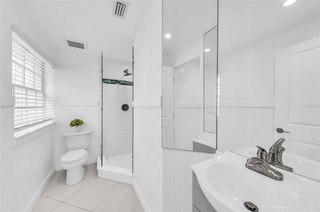 3007 AVENUE F, Holmes Beach, FL 34217