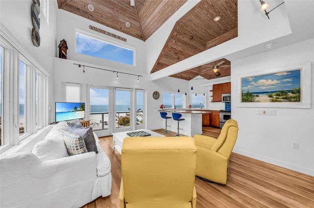 3007 AVENUE F, Holmes Beach, FL 34217