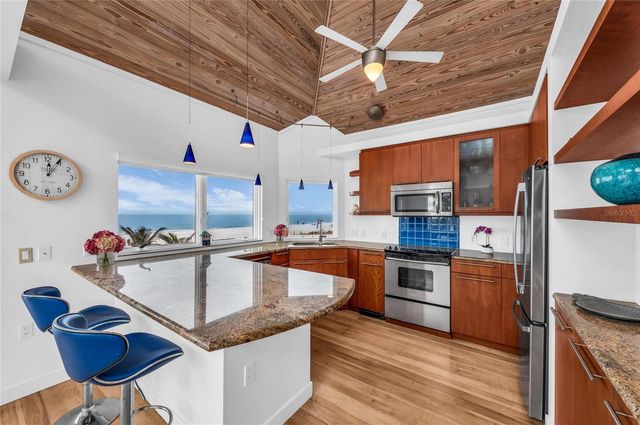 3007 AVENUE F, Holmes Beach, FL 34217