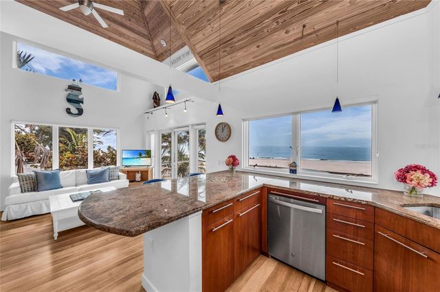 3007 AVENUE F, Holmes Beach, FL 34217