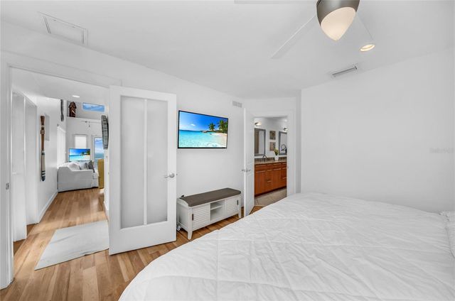 3007 AVENUE F, Holmes Beach, FL 34217