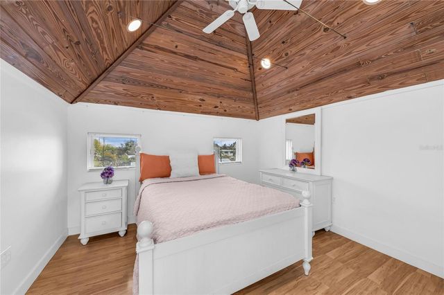 3007 AVENUE F, Holmes Beach, FL 34217