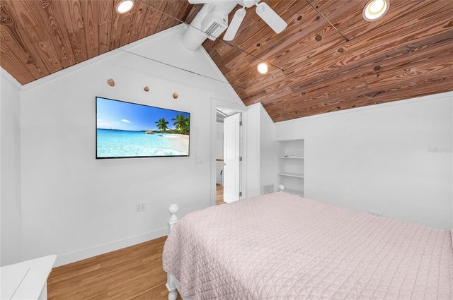 3007 AVENUE F, Holmes Beach, FL 34217