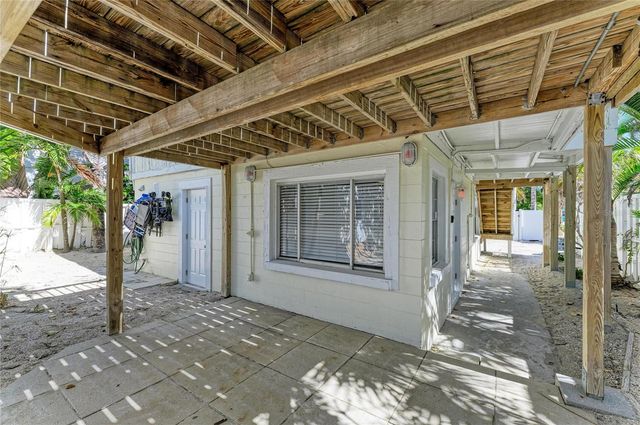 3007 AVENUE F, Holmes Beach, FL 34217