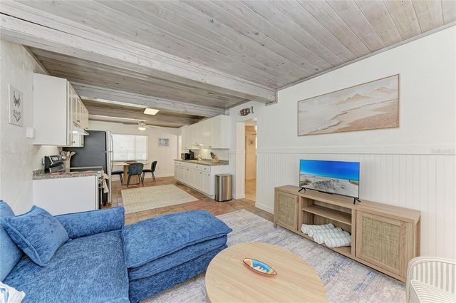 3007 AVENUE F, Holmes Beach, FL 34217