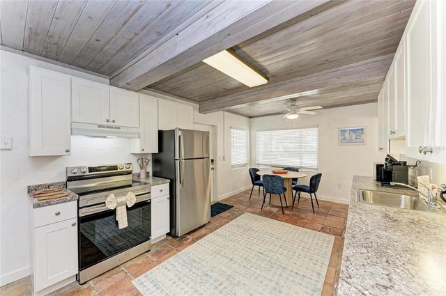 3007 AVENUE F, Holmes Beach, FL 34217