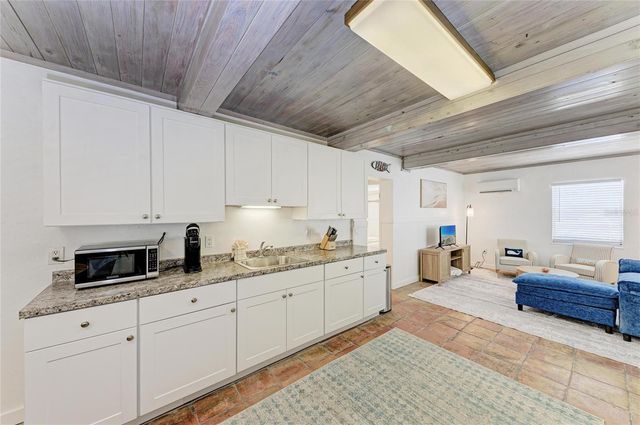 3007 AVENUE F, Holmes Beach, FL 34217