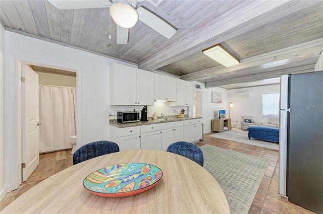 3007 AVENUE F, Holmes Beach, FL 34217