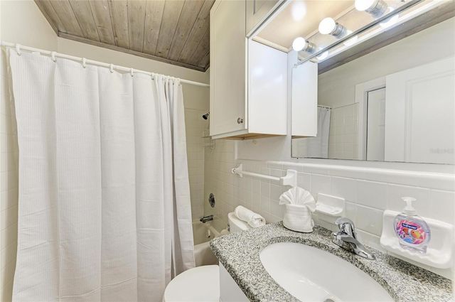 3007 AVENUE F, Holmes Beach, FL 34217