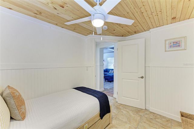 3007 AVENUE F, Holmes Beach, FL 34217