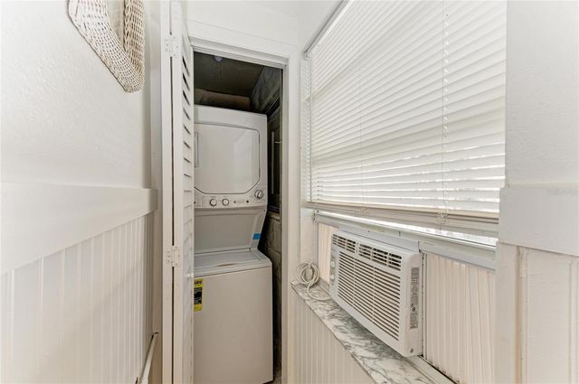 3007 AVENUE F, Holmes Beach, FL 34217