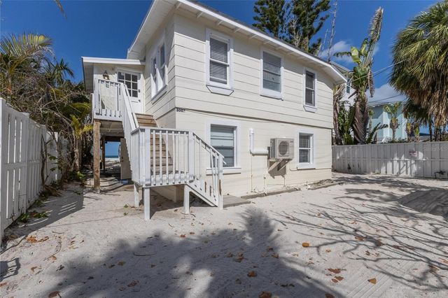 3007 AVENUE F, Holmes Beach, FL 34217