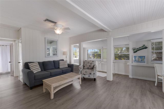 3007 AVENUE F, Holmes Beach, FL 34217