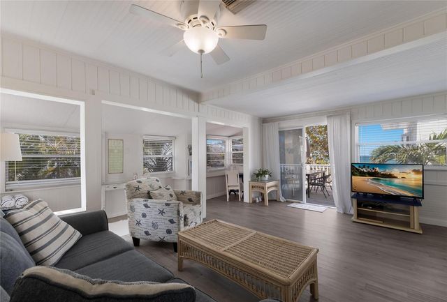 3007 AVENUE F, Holmes Beach, FL 34217