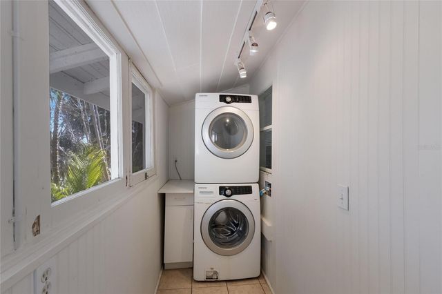 3007 AVENUE F, Holmes Beach, FL 34217