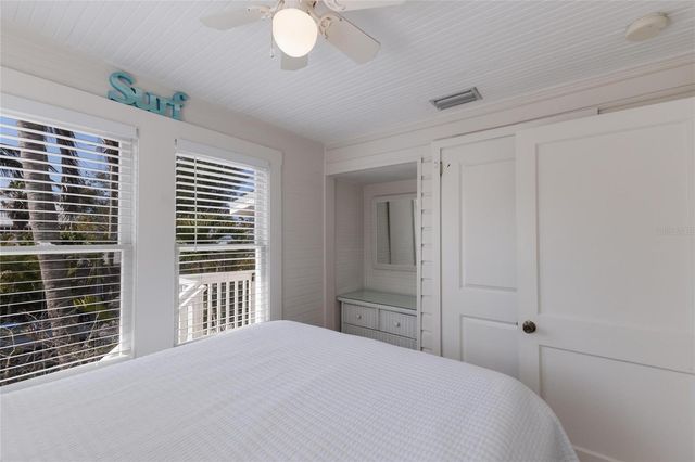 3007 AVENUE F, Holmes Beach, FL 34217