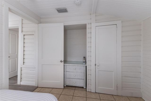 3007 AVENUE F, Holmes Beach, FL 34217