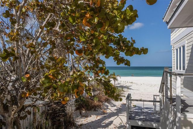 3007 AVENUE F, Holmes Beach, FL 34217