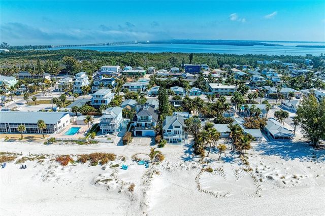 3007 AVENUE F, Holmes Beach, FL 34217