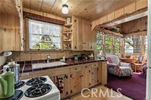 28810 Cedar, Lake Arrowhead, CA 92352