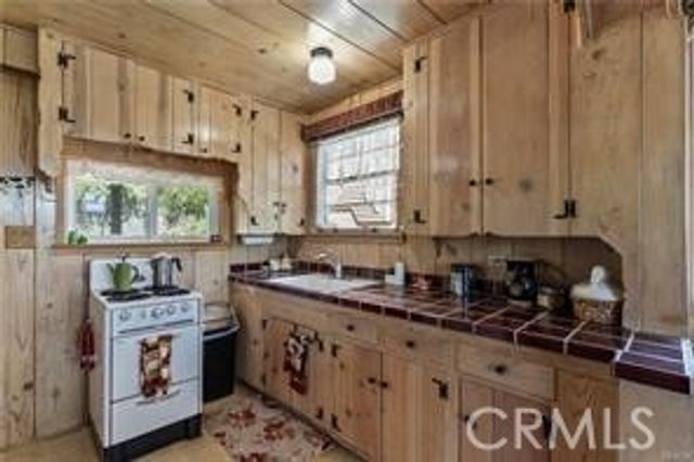 28810 Cedar, Lake Arrowhead, CA 92352