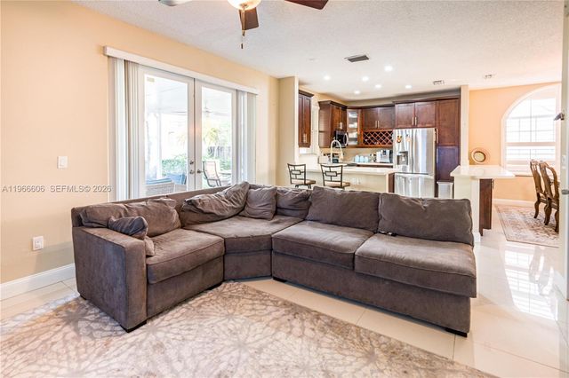 341 NW 153rd Ln, Pembroke Pines, FL 33028