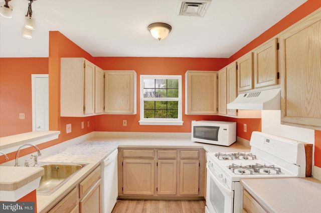 6262 S HIGHLANDS CIR, Harrisburg, PA 17111