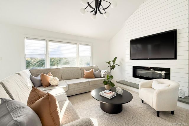 121 Ponquogue Avenue, Hampton Bays, NY 11946