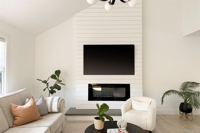 121 Ponquogue Avenue, Hampton Bays, NY 11946