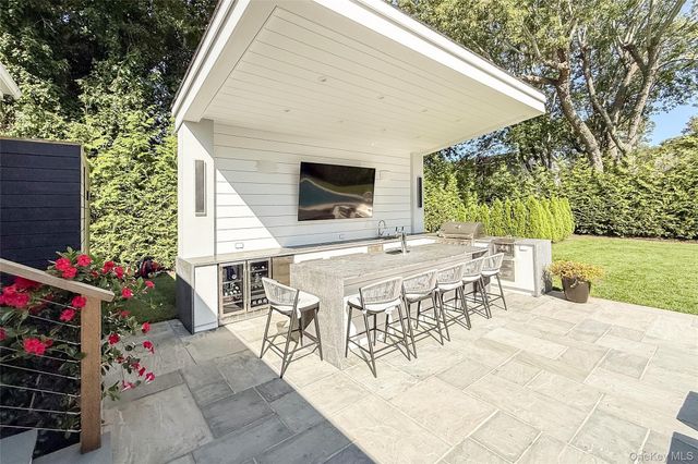 121 Ponquogue Avenue, Hampton Bays, NY 11946