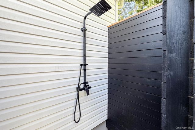 121 Ponquogue Avenue, Hampton Bays, NY 11946