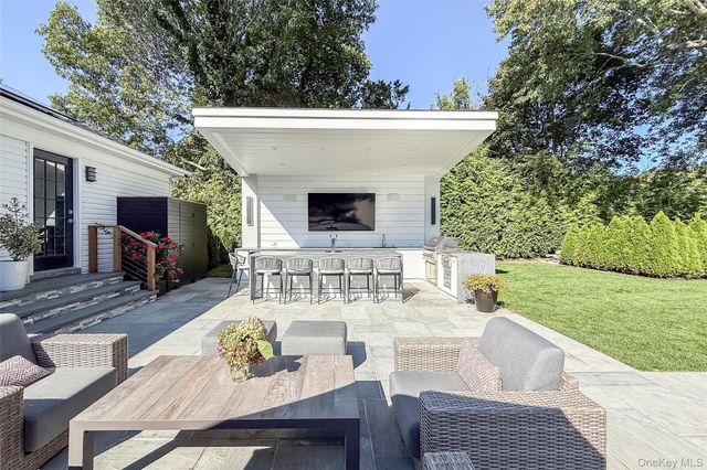 121 Ponquogue Avenue, Hampton Bays, NY 11946