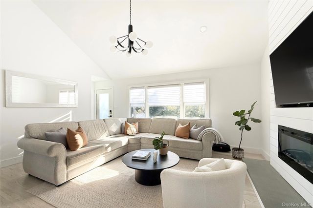 121 Ponquogue Avenue, Hampton Bays, NY 11946