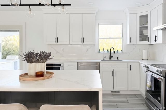 121 Ponquogue Avenue, Hampton Bays, NY 11946