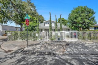 421 NE 70th ST, Miami, FL 33138