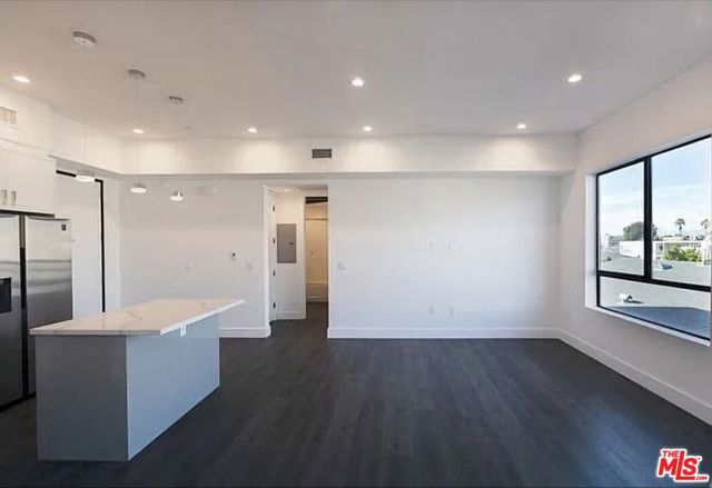 5254 Denny Avenue 202, North Hollywood (los Angeles), CA 91601