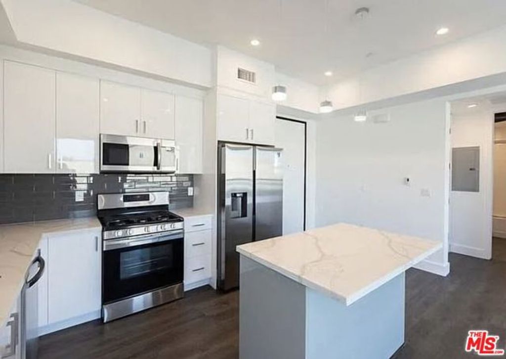 5254 Denny Avenue 202, North Hollywood (los Angeles), CA 91601