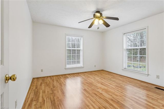 6525 Hickory Knoll RD, Gloucester, VA 23061