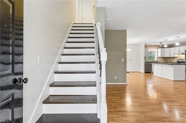 6525 Hickory Knoll RD, Gloucester, VA 23061